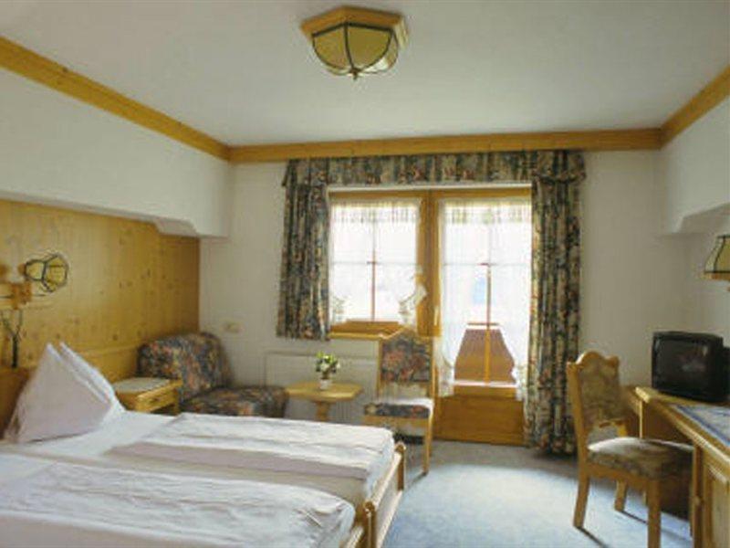 Kaiserhotel Neuwirt Оберндорф  Экстерьер фото